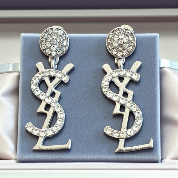 Elegant Luxury Earrings - Picture 2 of 8